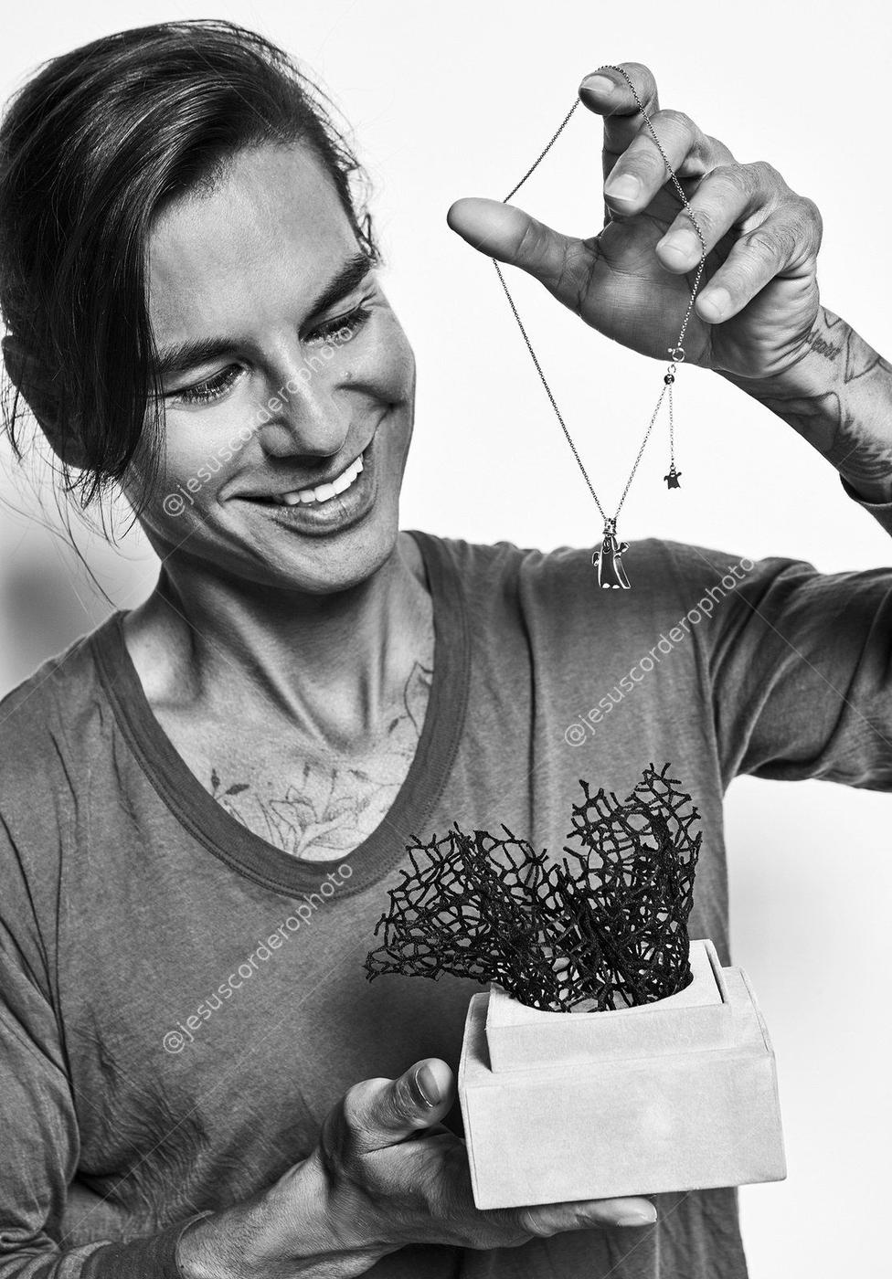 Campaña Clarity Ghost & Julio Iglesias Jr. por Jesús Cordero