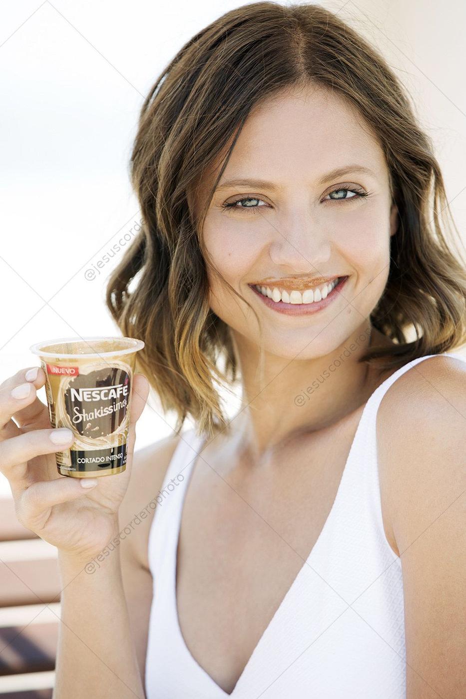 Campaña Nescafé & Michelle Jenner por Jesús Cordero